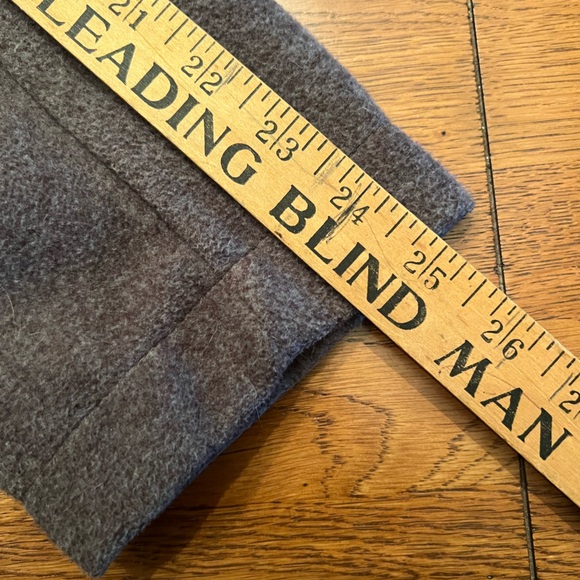 A.N.D EAWY Winter Coat.  Large. 100% Polyester. - Picture 4 of 10